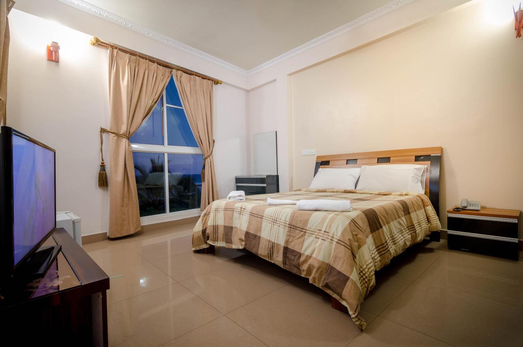 Relax Beach Inn Мале Экстерьер фото