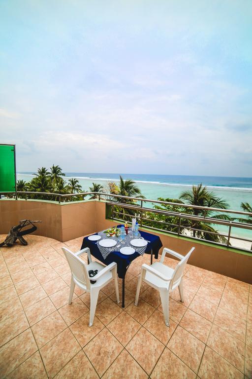 Relax Beach Inn Мале Экстерьер фото