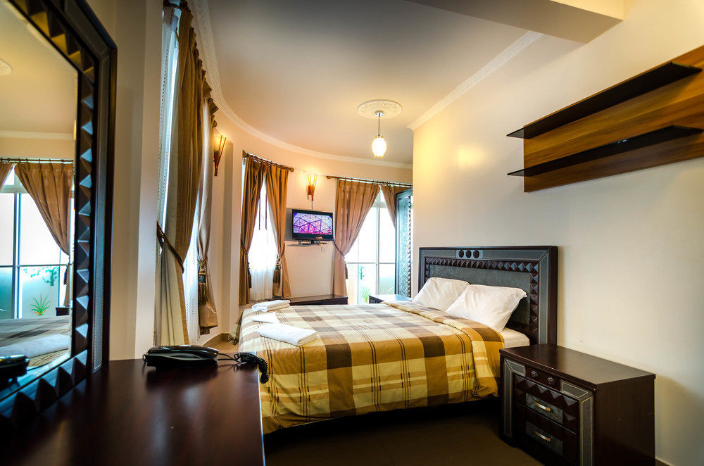 Relax Beach Inn Мале Экстерьер фото